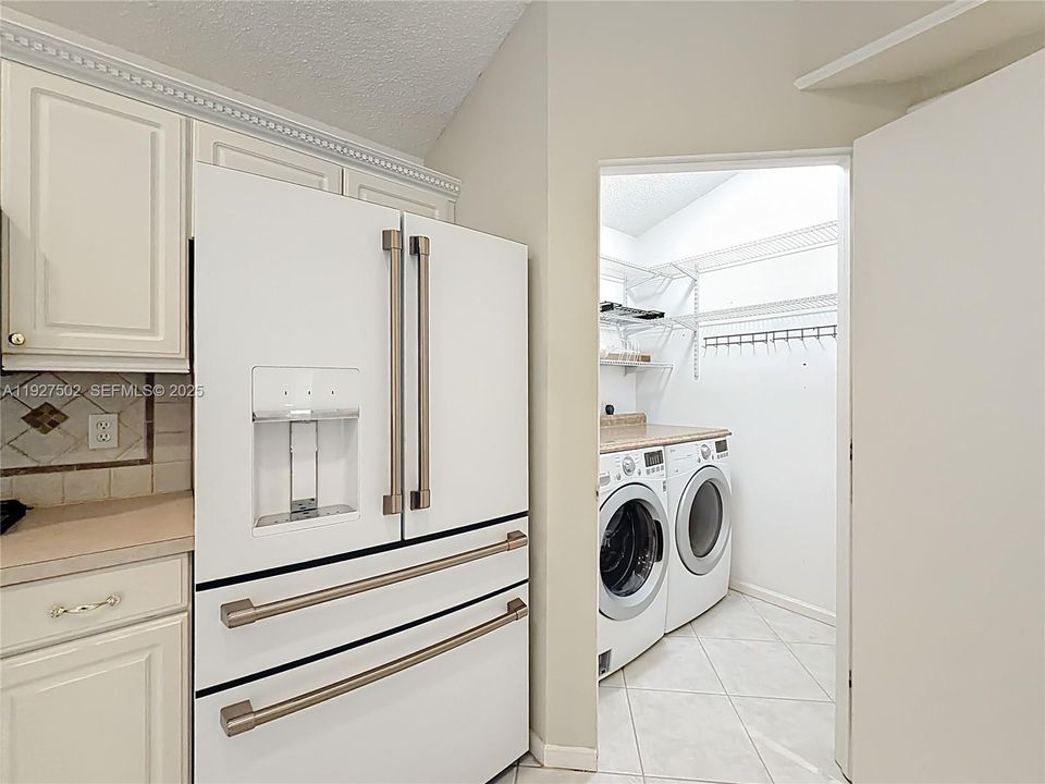 На продажу: $480,000 (3 спален, 2 ванн, 1329 Квадратных фут)