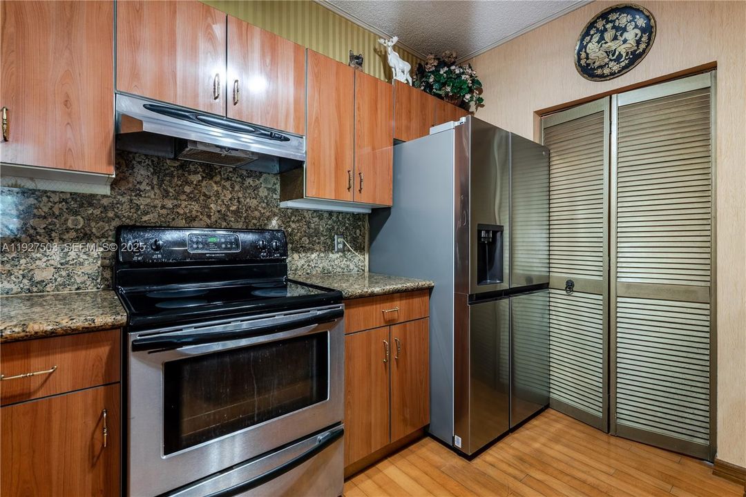 В аренду: $2,800 (2 спален, 2 ванн, 1100 Квадратных фут)