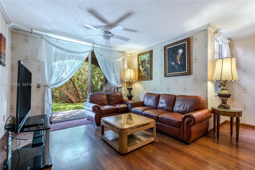 В аренду: $2,800 (2 спален, 2 ванн, 1100 Квадратных фут)