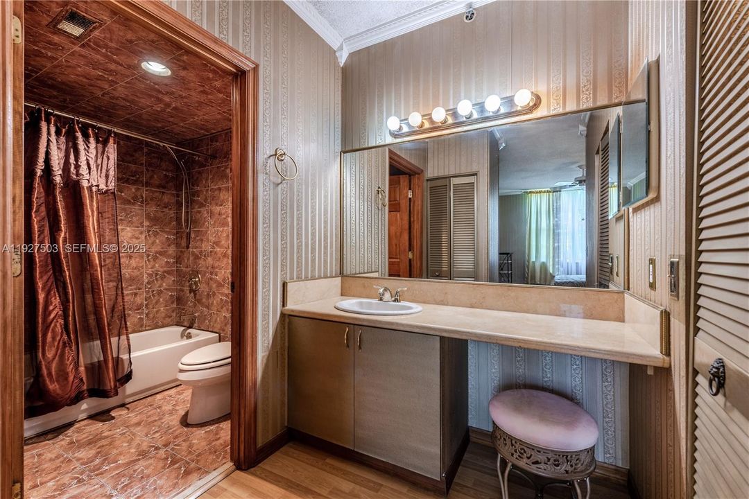 В аренду: $2,800 (2 спален, 2 ванн, 1100 Квадратных фут)