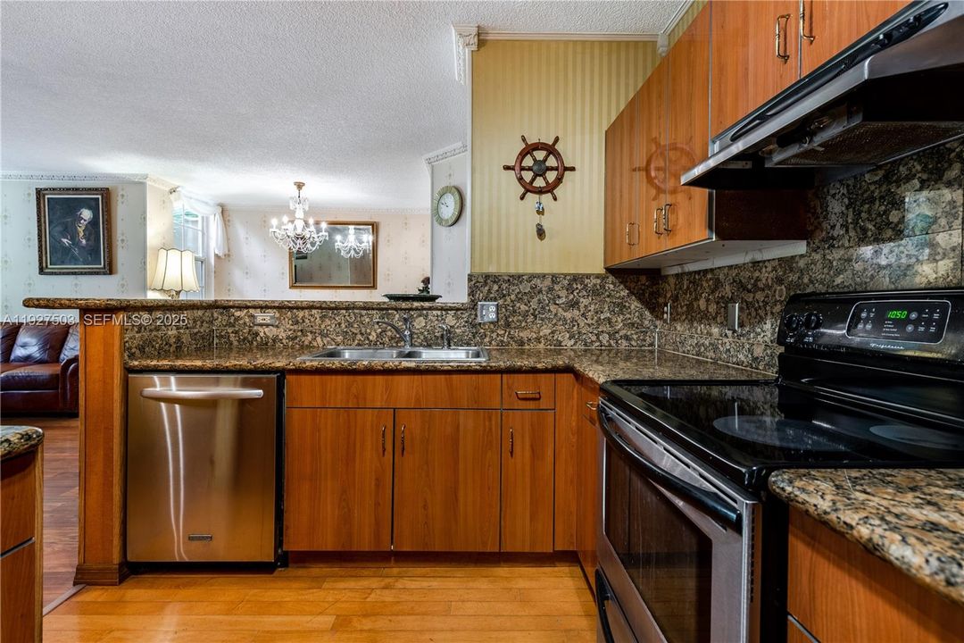 В аренду: $2,800 (2 спален, 2 ванн, 1100 Квадратных фут)