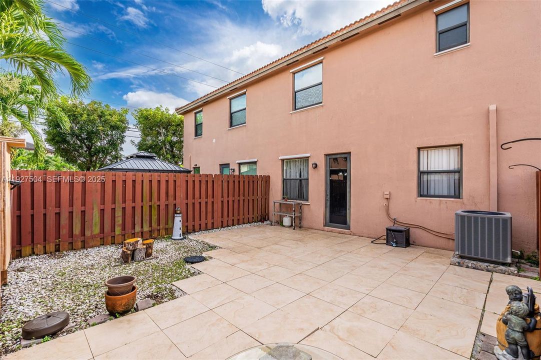 En Venta: $520,000 (3 camas, 2 baños, 1666 Pies cuadrados)