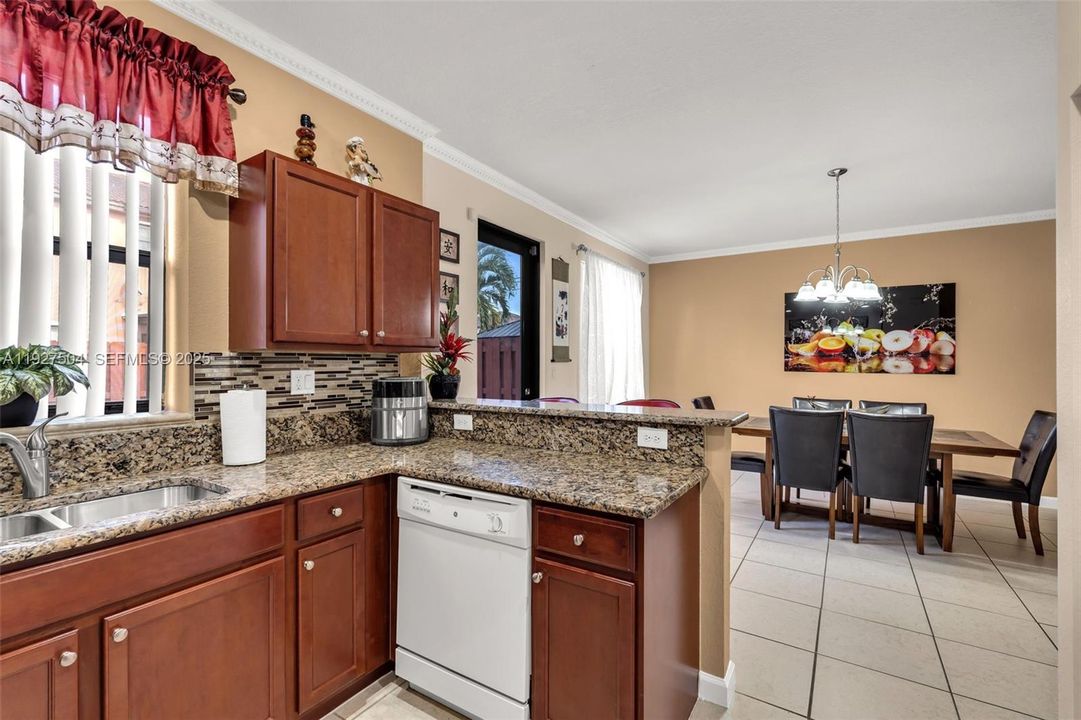 En Venta: $520,000 (3 camas, 2 baños, 1666 Pies cuadrados)