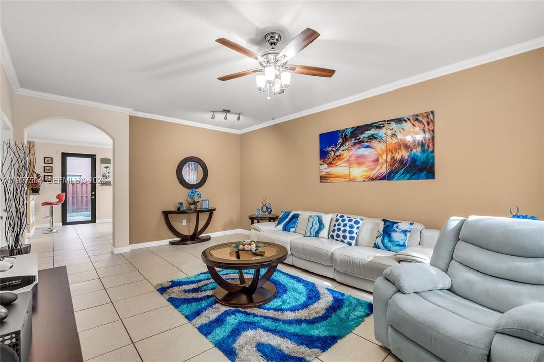 En Venta: $520,000 (3 camas, 2 baños, 1666 Pies cuadrados)