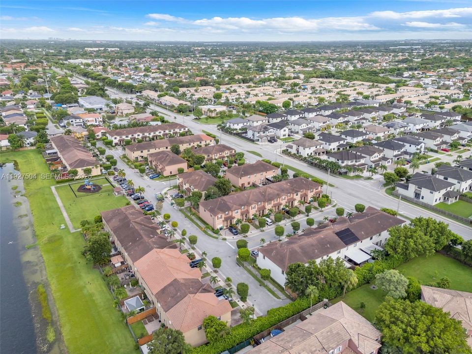 En Venta: $520,000 (3 camas, 2 baños, 1666 Pies cuadrados)