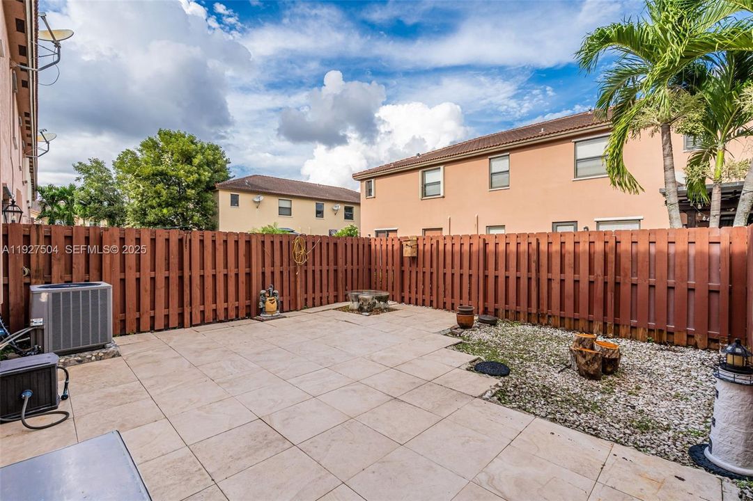 En Venta: $520,000 (3 camas, 2 baños, 1666 Pies cuadrados)