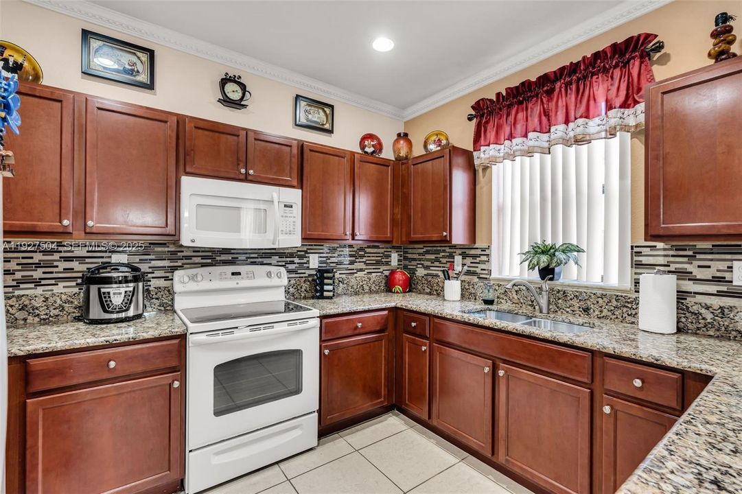 En Venta: $520,000 (3 camas, 2 baños, 1666 Pies cuadrados)