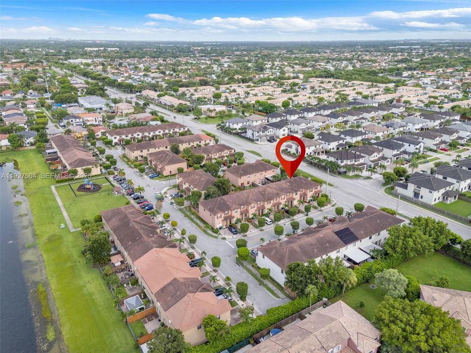 En Venta: $520,000 (3 camas, 2 baños, 1666 Pies cuadrados)