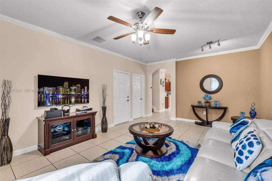 En Venta: $520,000 (3 camas, 2 baños, 1666 Pies cuadrados)