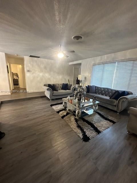 На продажу: $649,000 (4 спален, 3 ванн, 1544 Квадратных фут)