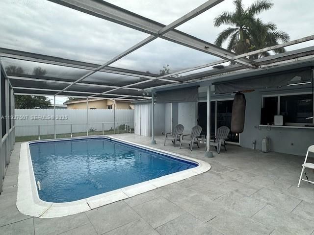 На продажу: $649,000 (4 спален, 3 ванн, 1544 Квадратных фут)