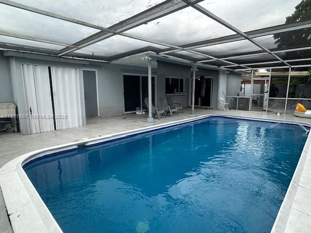 На продажу: $649,000 (4 спален, 3 ванн, 1544 Квадратных фут)