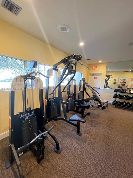 出租: $1,700 (1 贝兹, 1 浴室, 615 平方英尺)