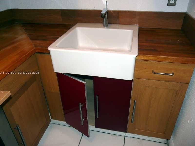 En Venta: $350,000 (3 camas, 1 baños, 780 Pies cuadrados)