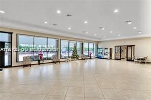 В аренду: $2,400 (1 спален, 1 ванн, 741 Квадратных фут)