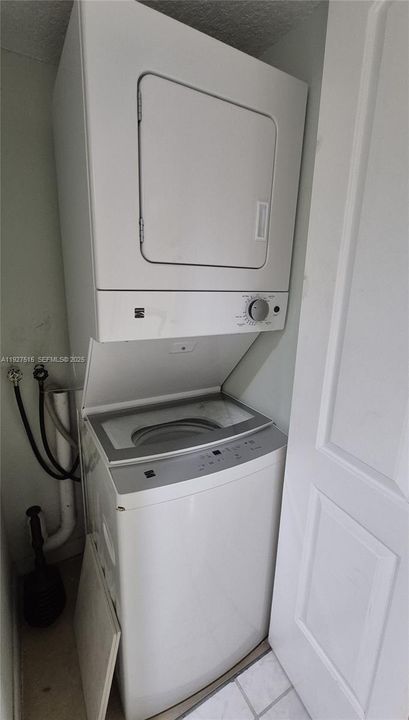 For Sale: $220,000 (2 beds, 2 baths, 1192 Square Feet)