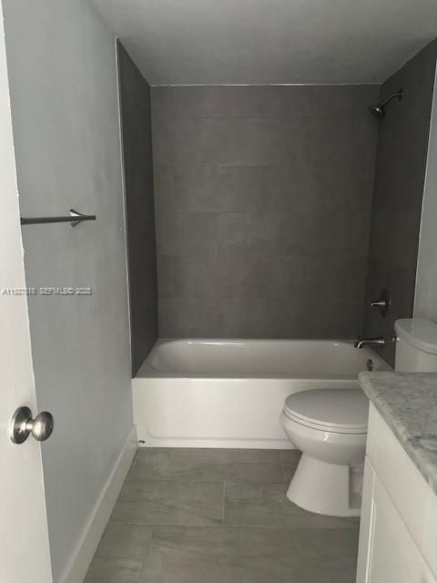 guest/2nd room hallway bathroom