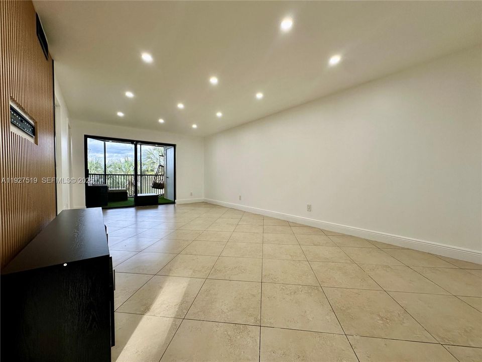 В аренду: $2,600 (2 спален, 2 ванн, 820 Квадратных фут)