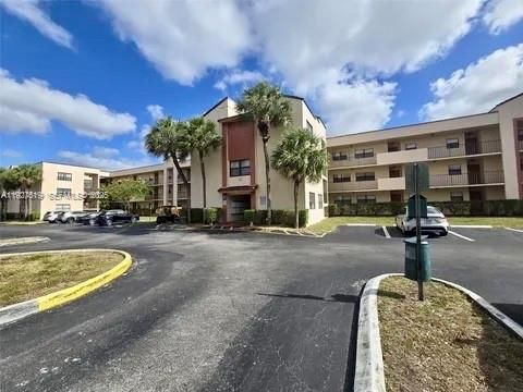 В аренду: $2,600 (2 спален, 2 ванн, 820 Квадратных фут)