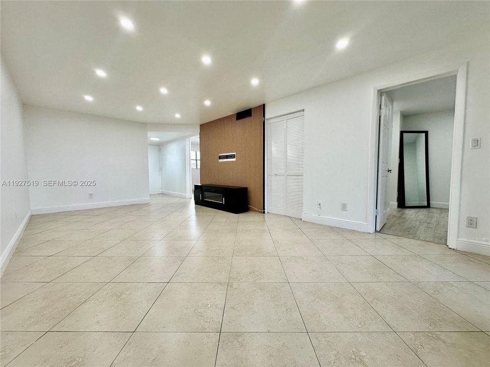 В аренду: $2,600 (2 спален, 2 ванн, 820 Квадратных фут)