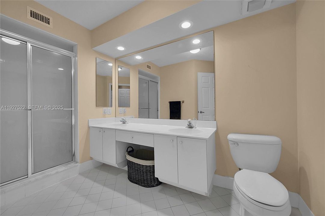 На продажу: $465,000 (3 спален, 2 ванн, 1639 Квадратных фут)