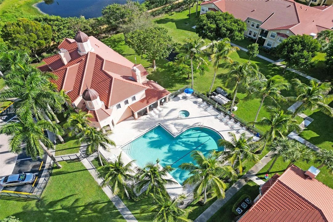 待售: $255,000 (2 贝兹, 2 浴室, 1035 平方英尺)