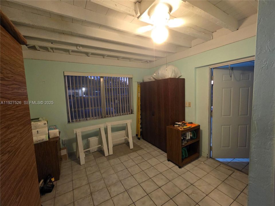 For Sale: $515,000 (4 beds, 2 baths, 1450 Square Feet)