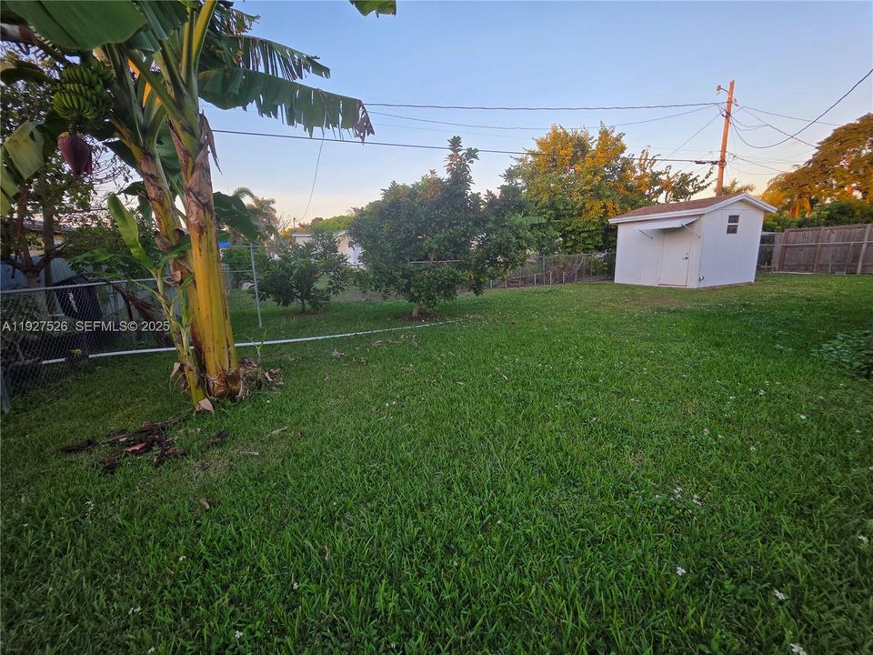 For Sale: $515,000 (4 beds, 2 baths, 1450 Square Feet)