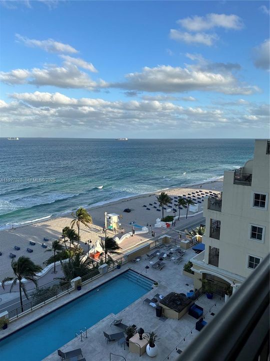 For Rent: $2,199 (1 beds, 1 baths, 690 Square Feet)