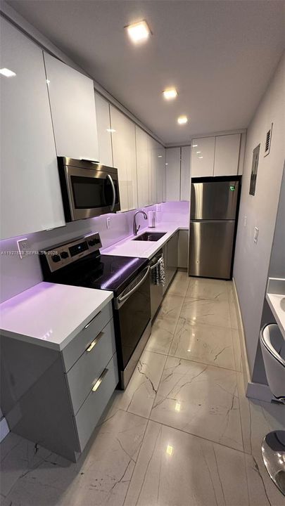 For Rent: $2,199 (1 beds, 1 baths, 690 Square Feet)