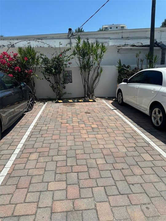 For Rent: $2,199 (1 beds, 1 baths, 690 Square Feet)