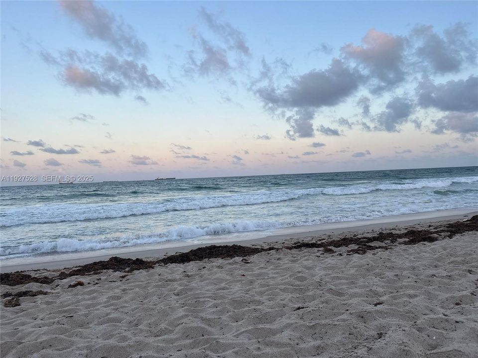 For Rent: $2,199 (1 beds, 1 baths, 690 Square Feet)