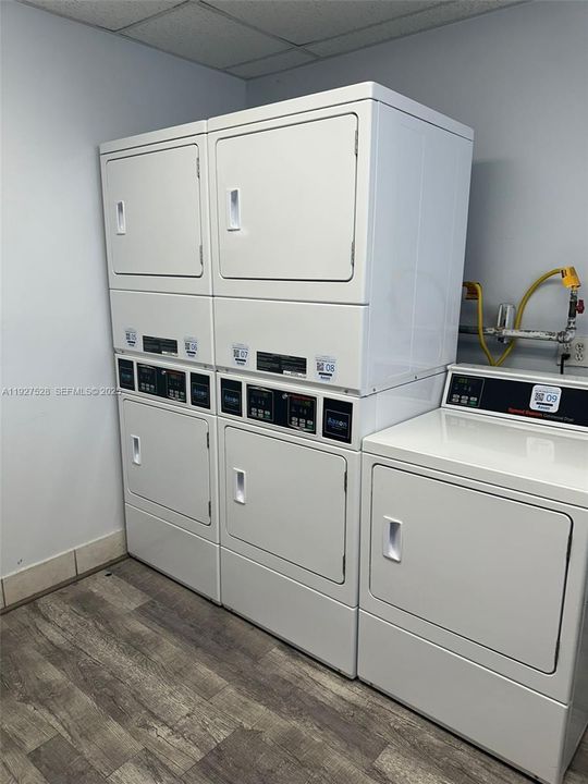 For Rent: $2,199 (1 beds, 1 baths, 690 Square Feet)