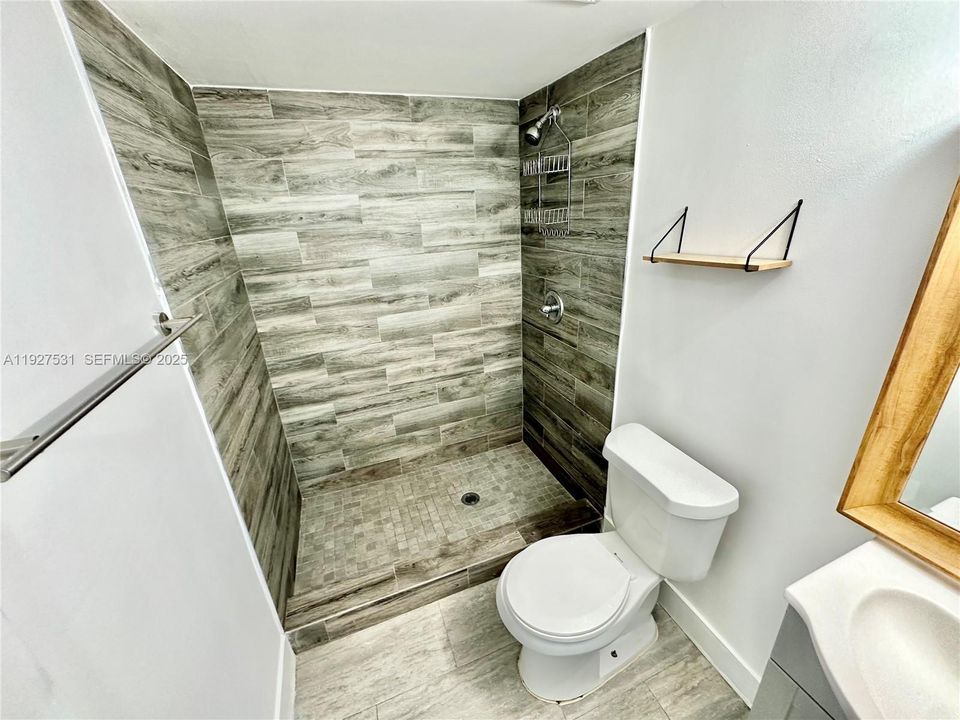 В аренду: $1,950 (2 спален, 2 ванн, 800 Квадратных фут)