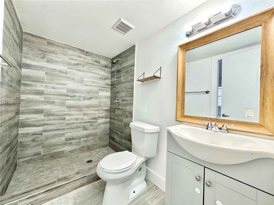 В аренду: $1,950 (2 спален, 2 ванн, 800 Квадратных фут)