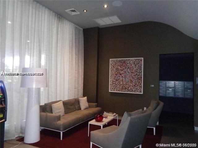 В аренду: $4,700 (3 спален, 3 ванн, 1737 Квадратных фут)