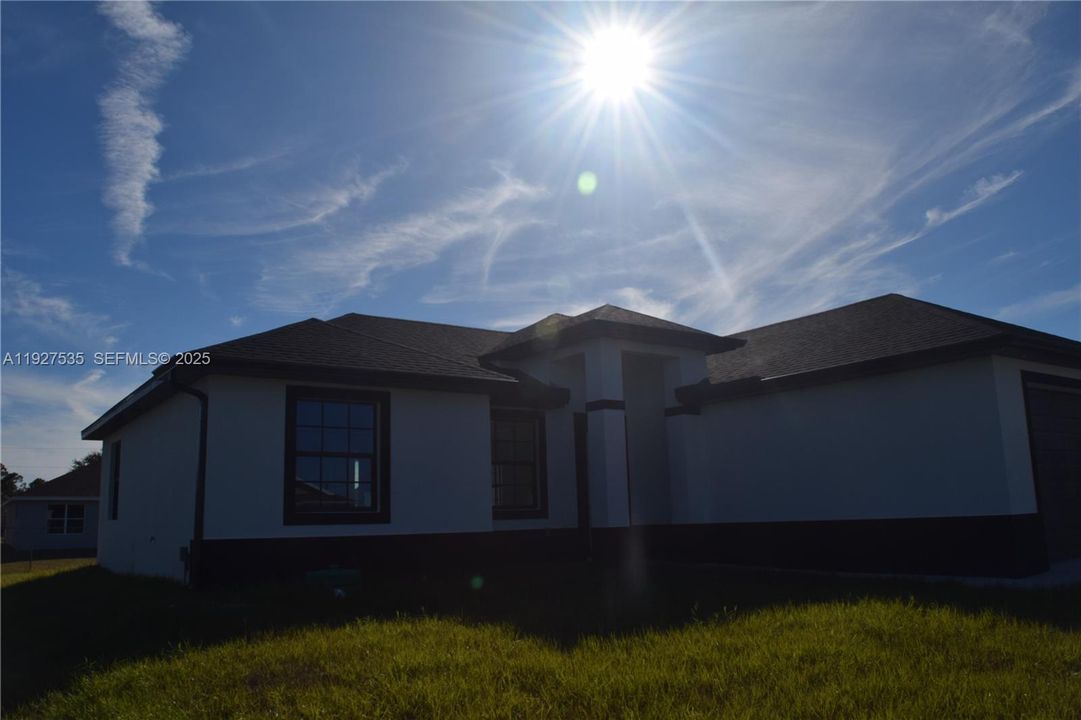 En Venta: $345,000 (3 camas, 2 baños, 0 Pies cuadrados)