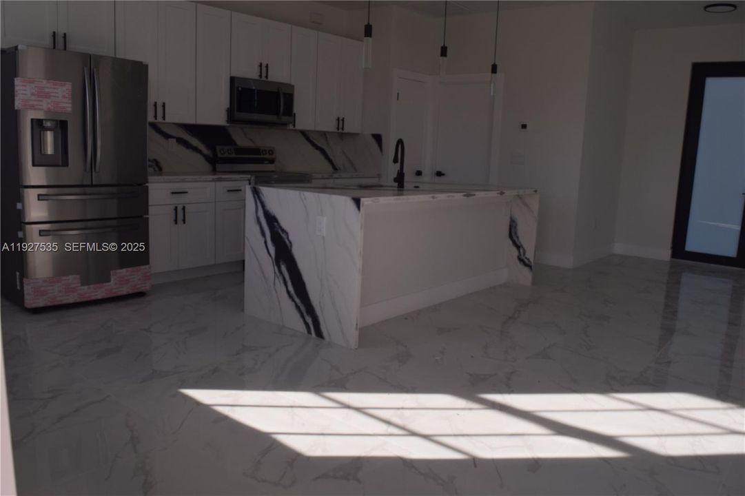 En Venta: $345,000 (3 camas, 2 baños, 0 Pies cuadrados)