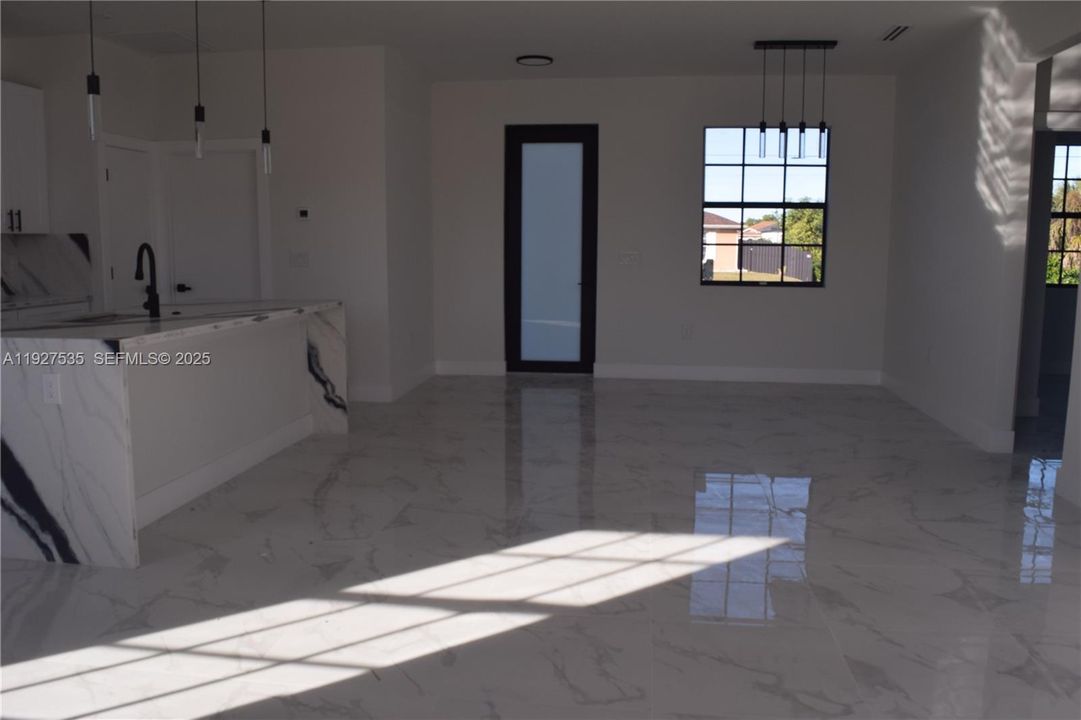 En Venta: $345,000 (3 camas, 2 baños, 0 Pies cuadrados)