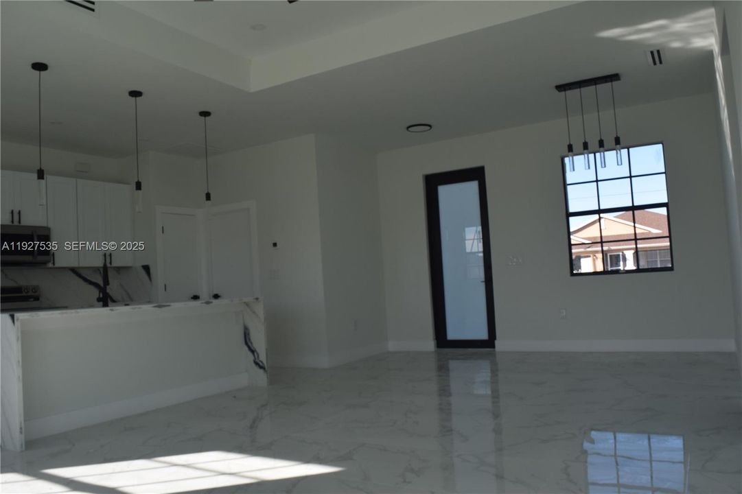 En Venta: $345,000 (3 camas, 2 baños, 0 Pies cuadrados)