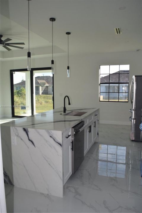 En Venta: $345,000 (3 camas, 2 baños, 0 Pies cuadrados)