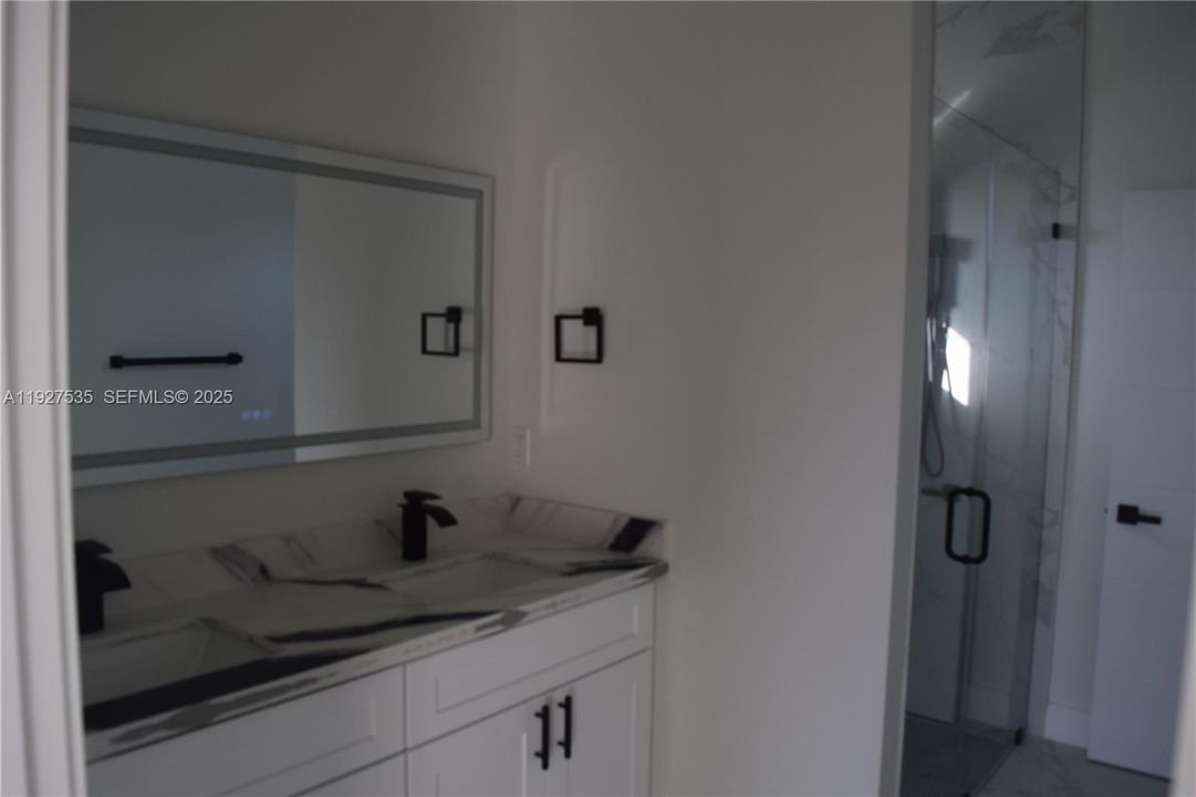 En Venta: $345,000 (3 camas, 2 baños, 0 Pies cuadrados)