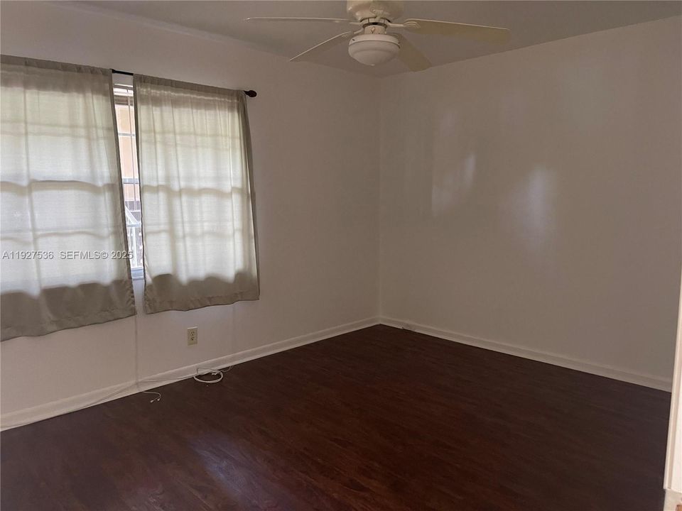 В аренду: $1,950 (1 спален, 1 ванн, 840 Квадратных фут)