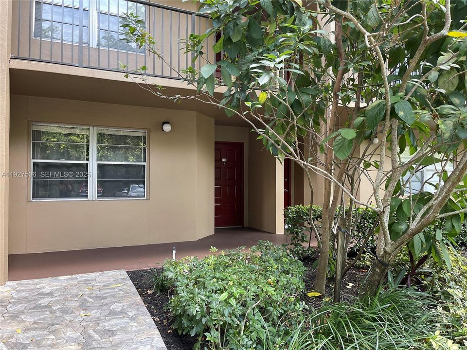 В аренду: $1,950 (1 спален, 1 ванн, 840 Квадратных фут)