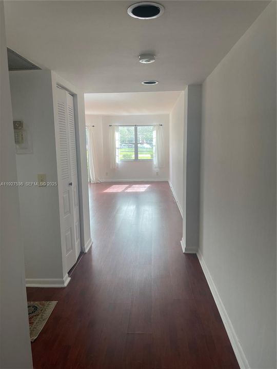 В аренду: $1,950 (1 спален, 1 ванн, 840 Квадратных фут)