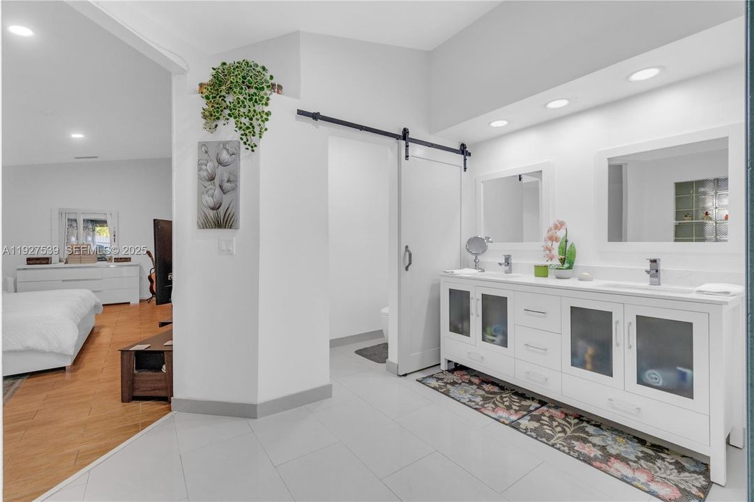 En Venta: $750,000 (4 camas, 2 baños, 2083 Pies cuadrados)