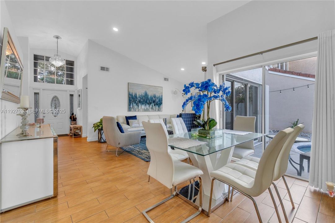 En Venta: $750,000 (4 camas, 2 baños, 2083 Pies cuadrados)