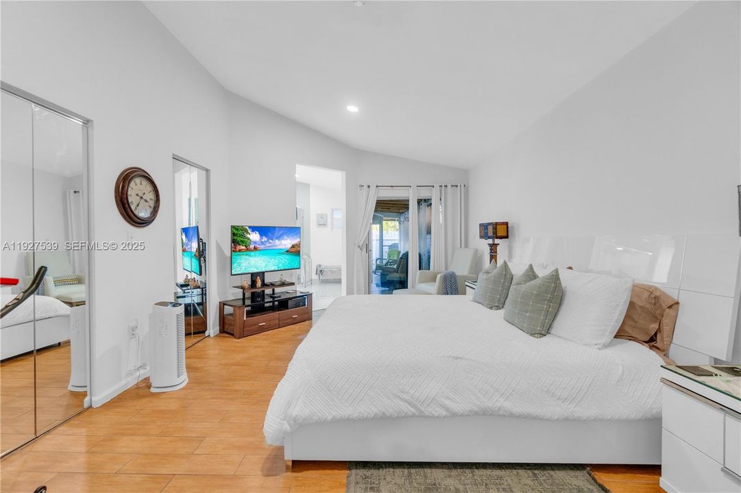 En Venta: $750,000 (4 camas, 2 baños, 2083 Pies cuadrados)