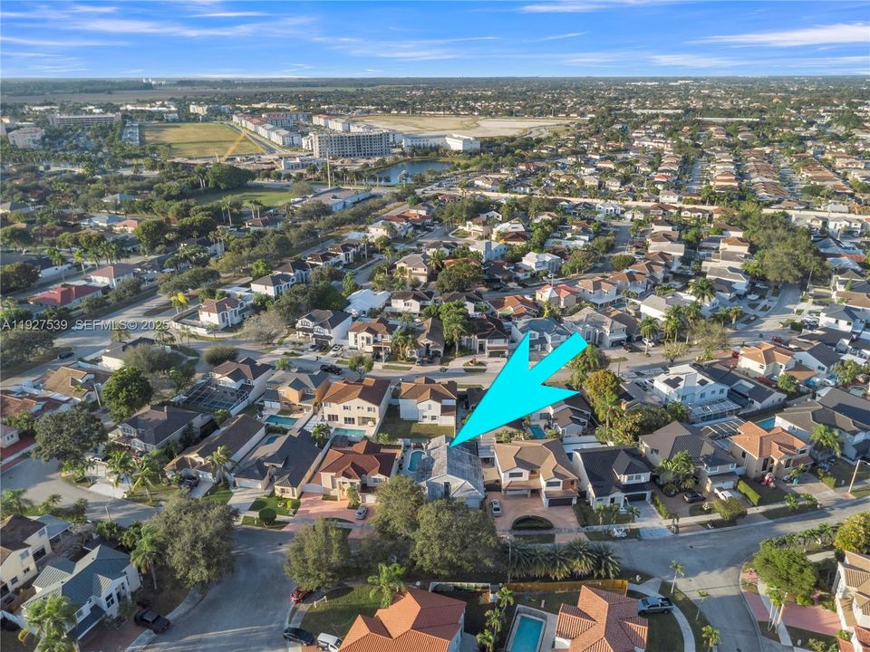 En Venta: $750,000 (4 camas, 2 baños, 2083 Pies cuadrados)