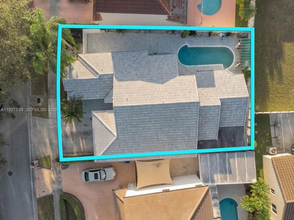 En Venta: $750,000 (4 camas, 2 baños, 2083 Pies cuadrados)